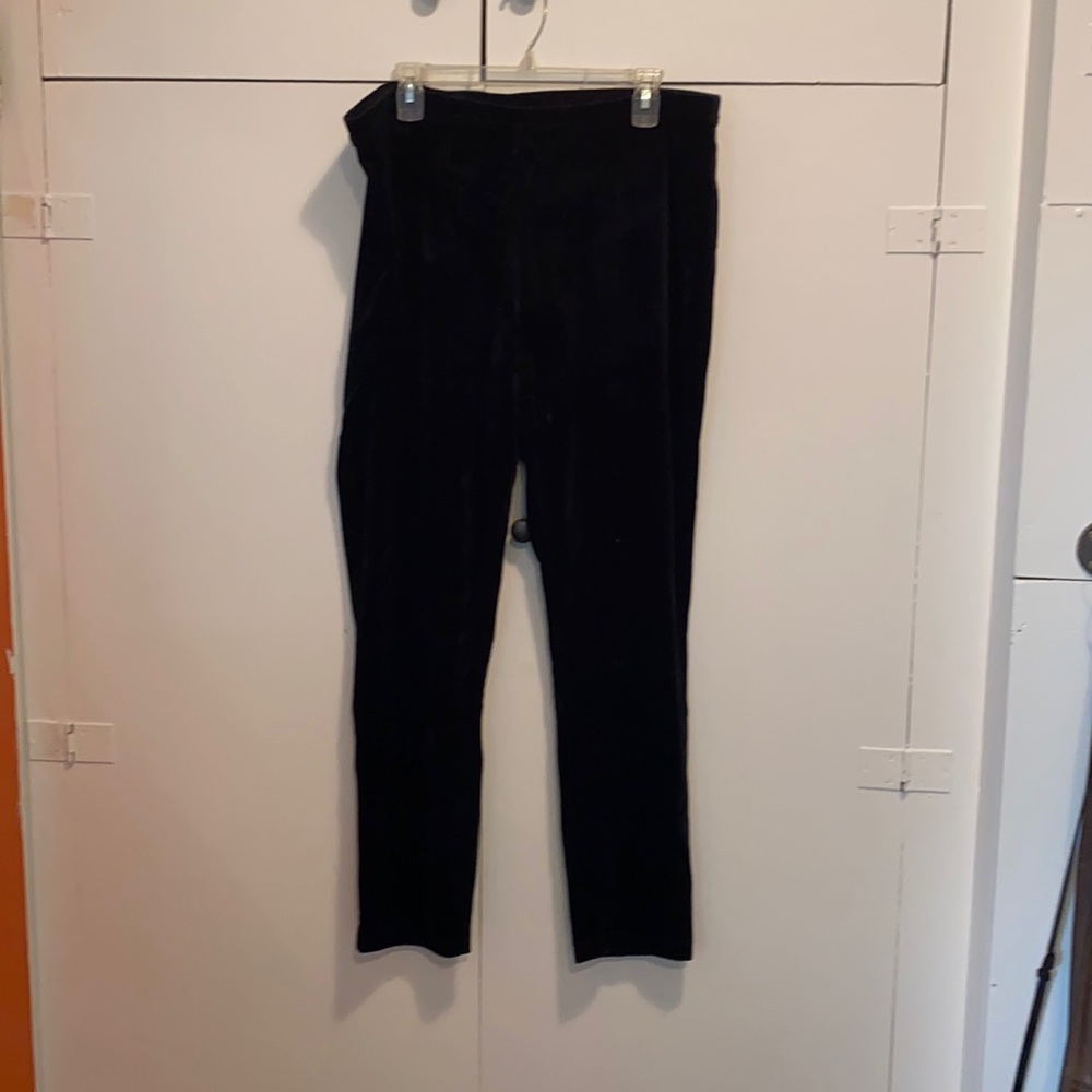 💕Chico’s Zenergy velour black leggings NWT sz 3..